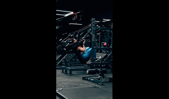 Estudo de caso: como a escolha de aparelhos profissionais Stark Strong impactou o lucro e a retenção de alunos das academias parceiras